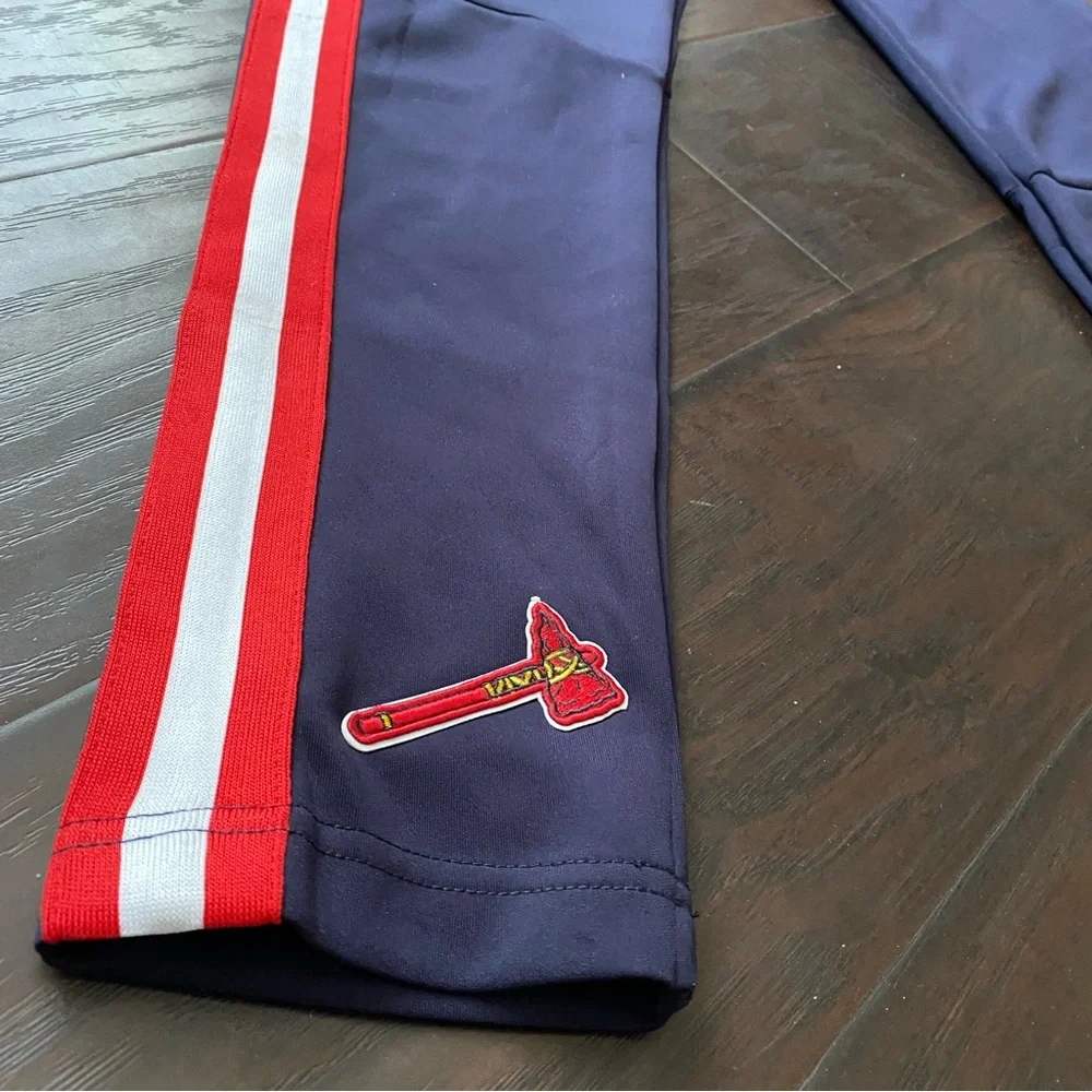 🎉 Host Pick 🎉 Atlanta Braves Pro Luxury 2-Piece Jacket & Joggers Tracksuit - Picture 10 of 16